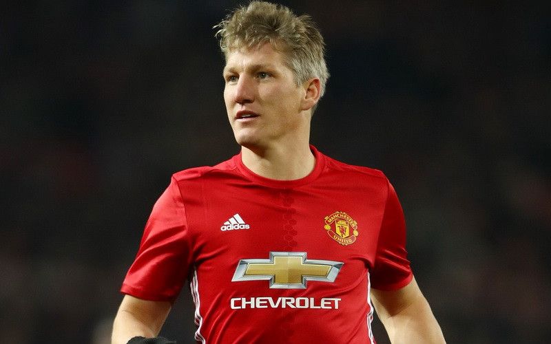 Bastian Schweinsteiger vẫn giữ tinh thần thép ở Old Trafford