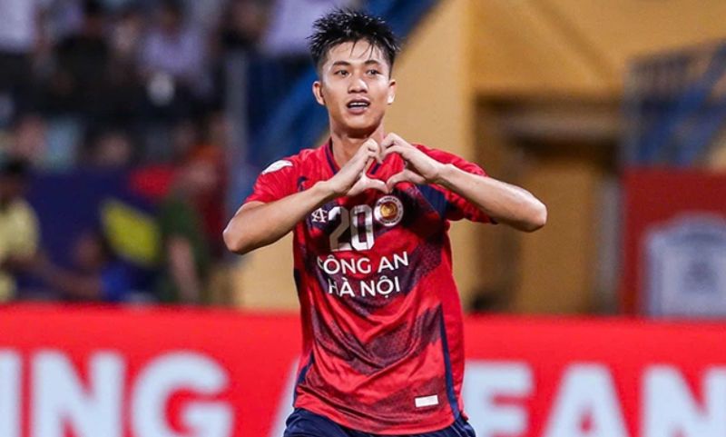 Cống hiến hết mình trong màu áo Công An Hà Nội