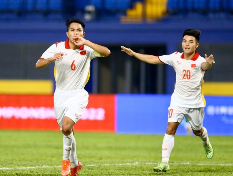 Năng nổ, thông minh, chơi bóng đầy nhiệt huyết và kỹ thuật.