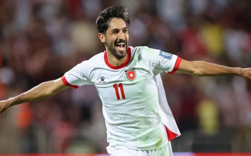 Yazan Al-Naimat là một trong những tiền đạo trẻ triển vọng của Jordan 